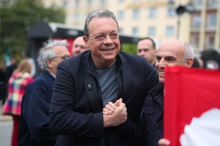 Το καζάνι (σιγο)βράζει